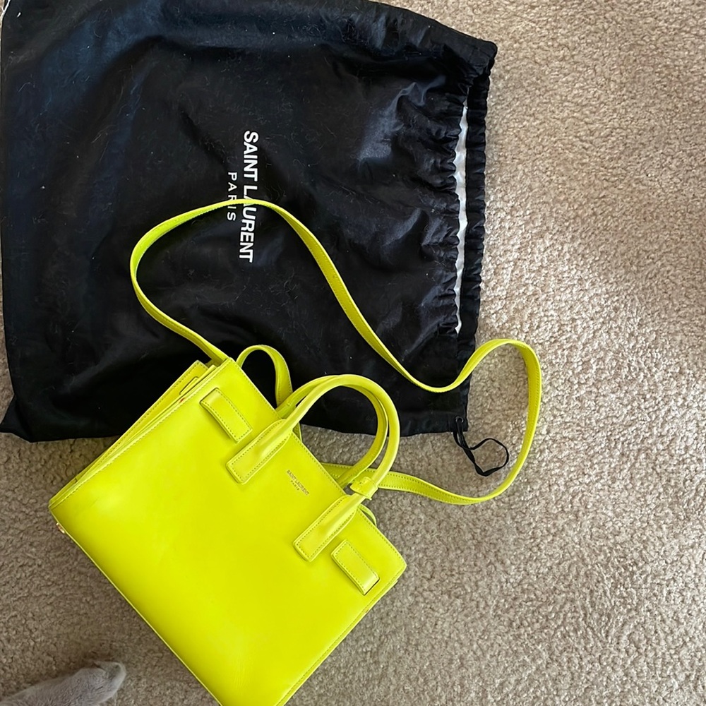 Almost new圣罗兰 saint Laurent classic bag bought in designer store